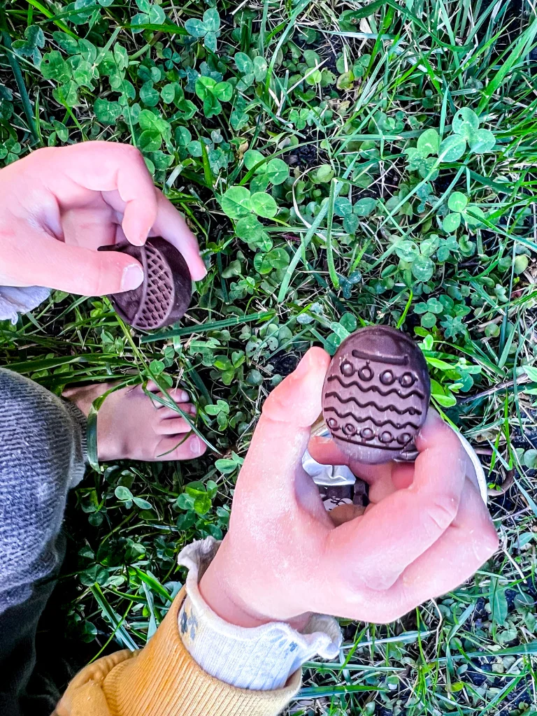 Huevos de Pascua de chocolate receta ideal para niños